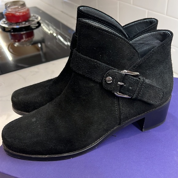 Stuart Weitzman black booties 7.5 - Picture 4 of 9